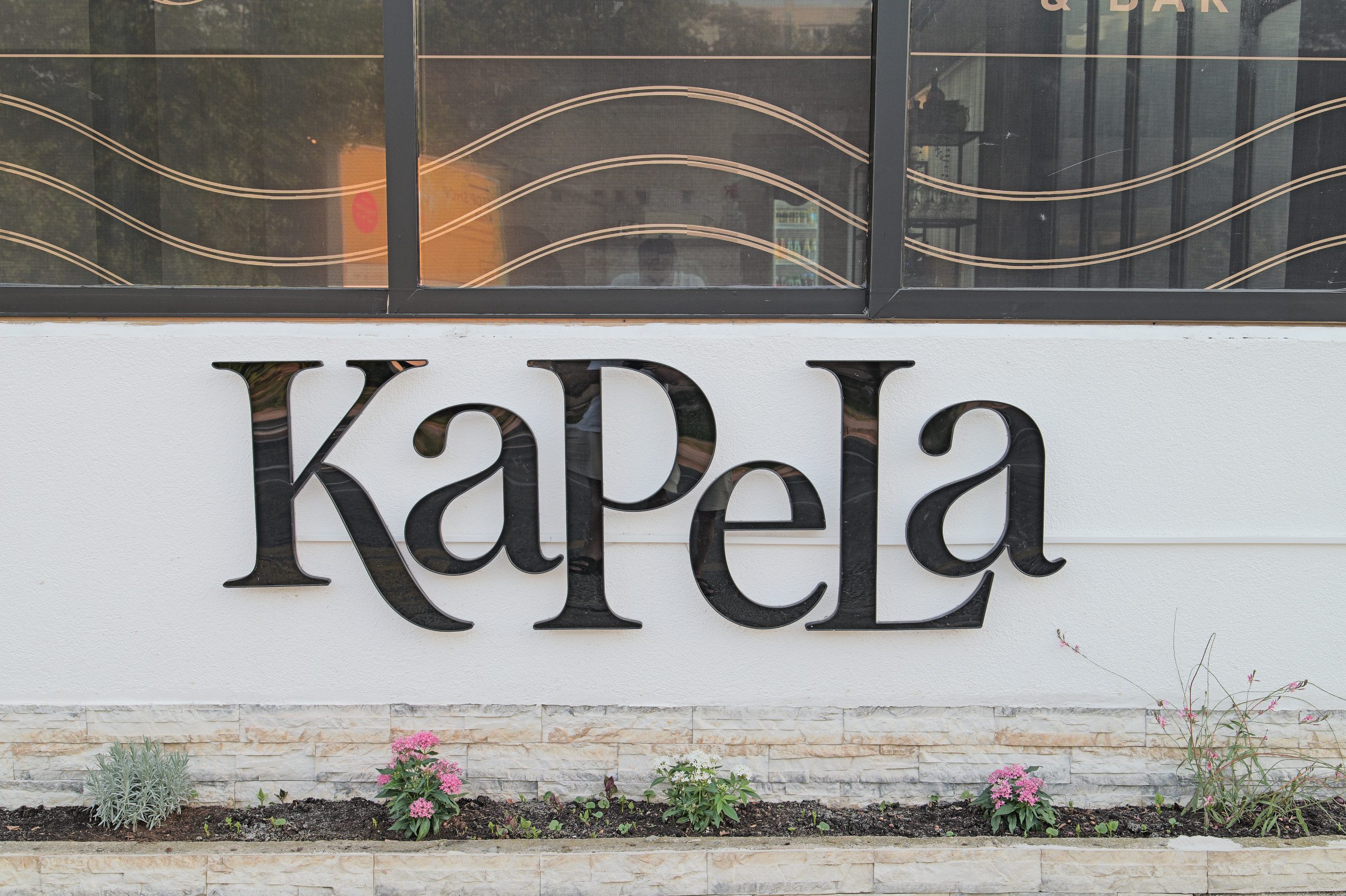 Svjetleća reklama Kapela u Dalmaciji